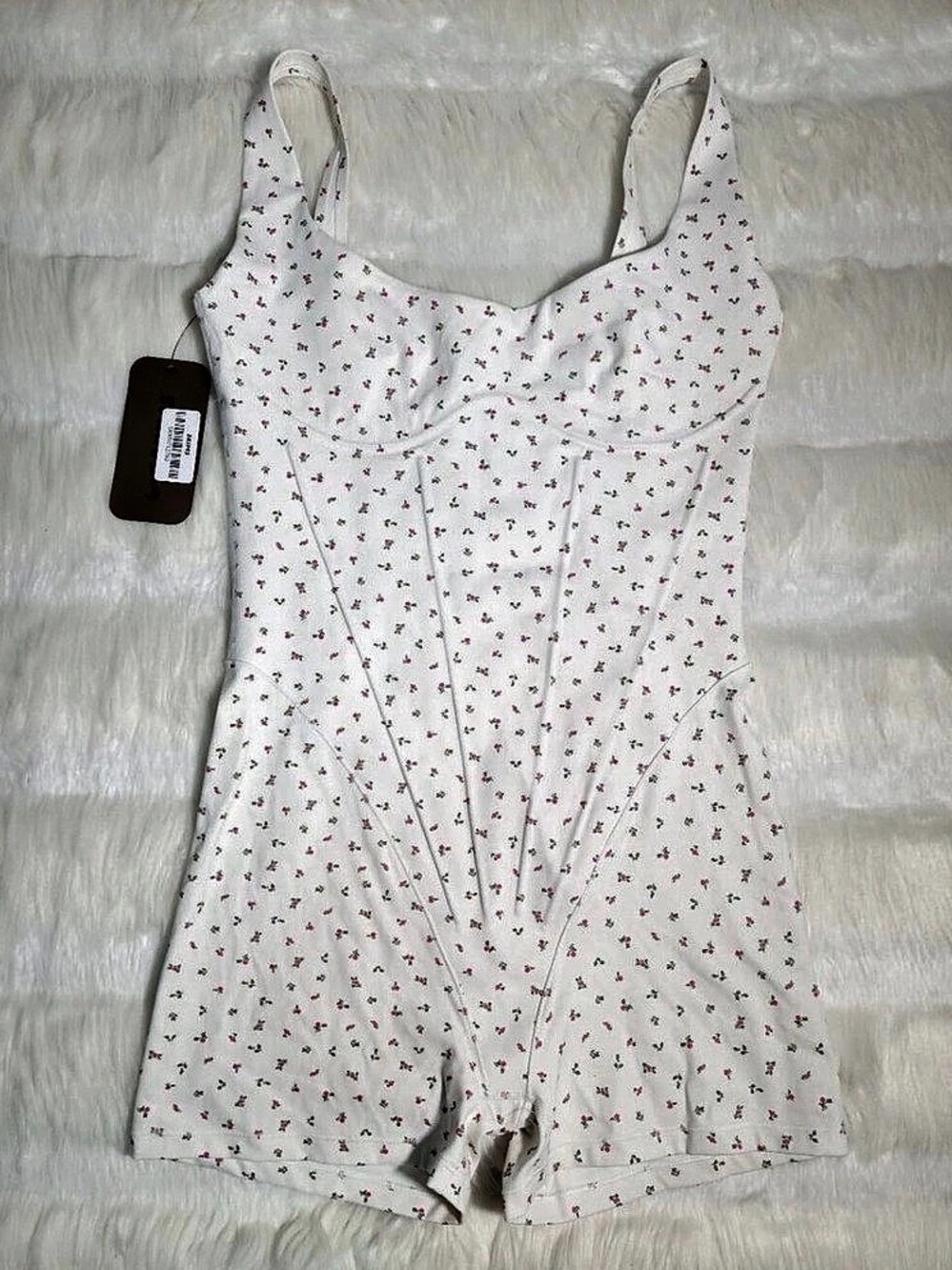 Nike skims Training Romper Floral Romper in White & Pink Size Medium NWT
